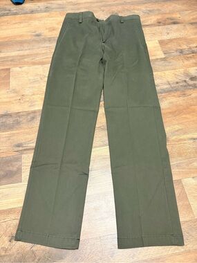 Dockers Classic Fit Khaki Pants – Men’s 30x32 – Olive Green – Excellent Cond.